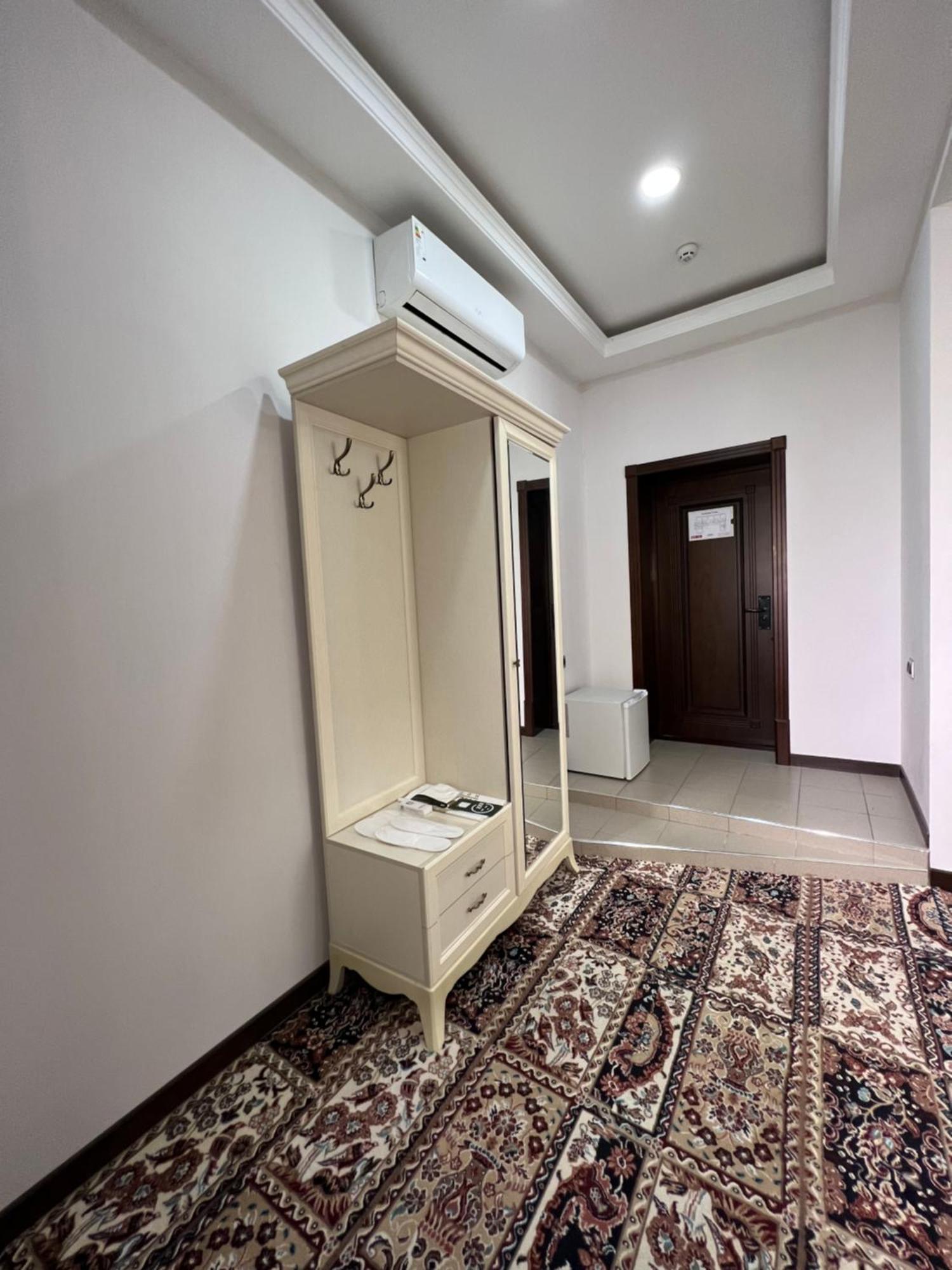 Palace Hotel Tashkent Exterior photo