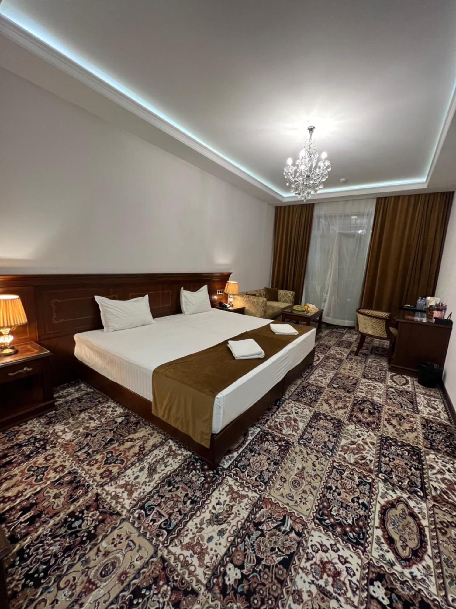 Palace Hotel Tashkent Exterior photo